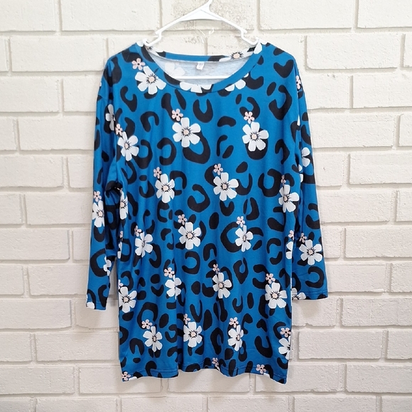 Tops - Blue Floral Leopard Print 3/4 Sleeve Tunic. Size XL   NWOT